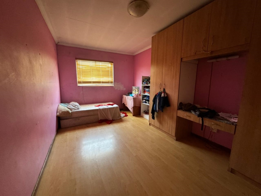 6 Bedroom Property for Sale in Tuscany Glen Western Cape